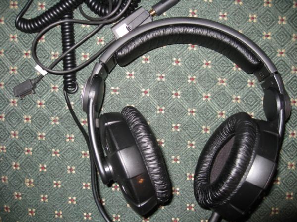   - Sennheiser HD 215