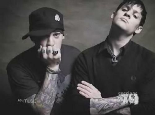 Twins : Benji and Joel Madden :) 