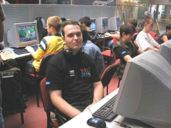 LAN-Party  PG   WCG 2006 Russia Finals: eQu.Madion &     